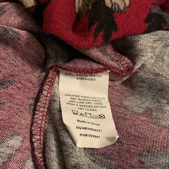 Suzanne Betro PLUS Floral Red & Blue Soft Plush Maxi Sweater Dress - Picture 5 of 5